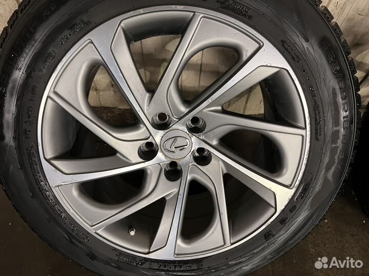 Nokian Tyres Hakkapeliitta R2 SUV 225/60 R18