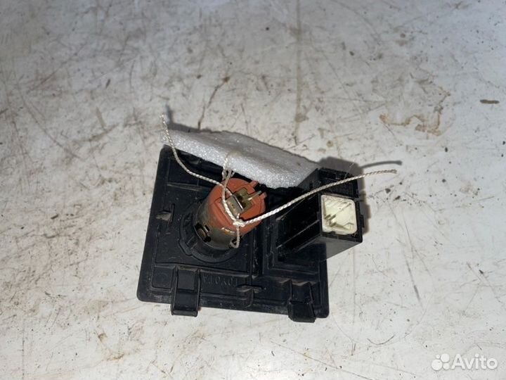 Aux розетка (прикуриватель) Toyota Avensis