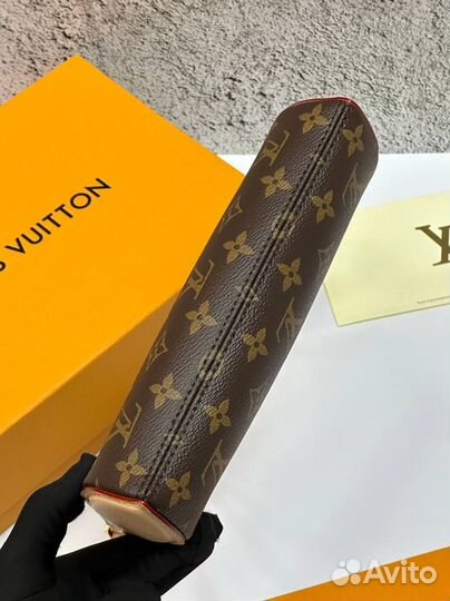 Сумка Louis Vuitton Pochette Tirette