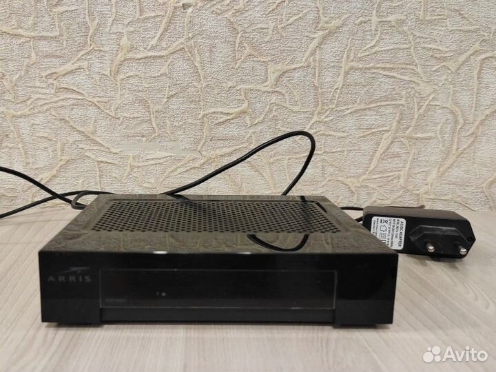 Приставка Arris vip1003g