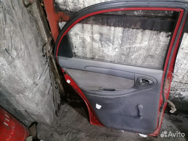 Продам дверь задняя левая Ланос,Шанс