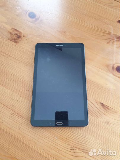 Планшет Samsung SM-T560