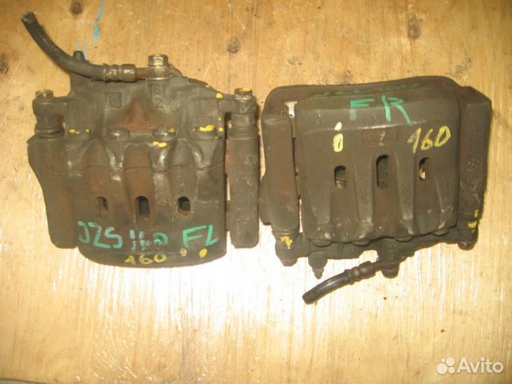 Суппорт перед право toyota JZS160, JZS161 aristo