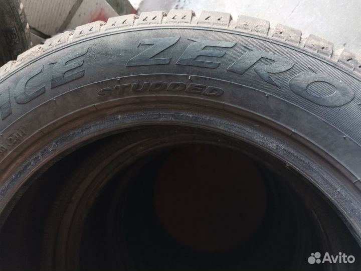 Pirelli Ice Zero 205/55 R16