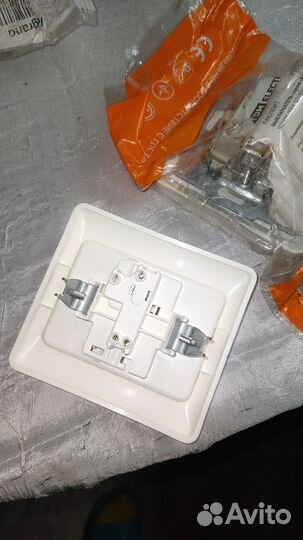 Выключатель скрытый новый