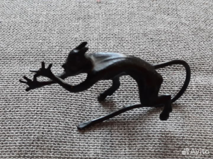 Статуэтка чугун