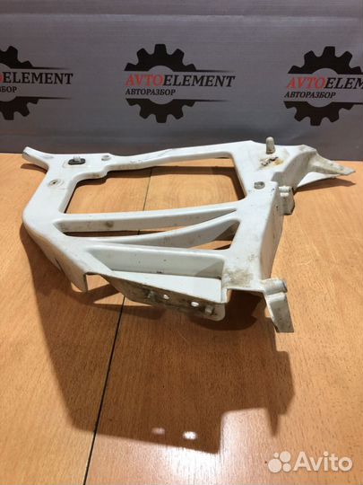 Кронштейн заднего бампера левый Ford Focus 2 седан