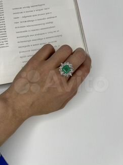 Кольцо с изумрудом 2,3 карата и бриллиантами