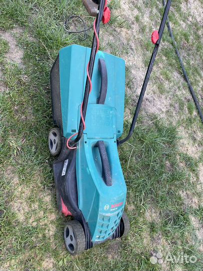 Газонокосилка электрическая