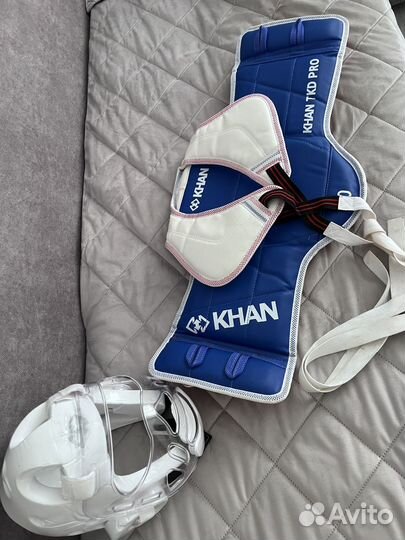 Желет и шлем для тэквандо