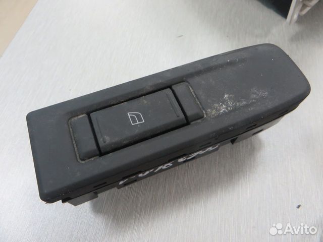 Блок управления стеклоподъемником правой двери Vol