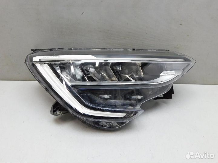 Фара правая Renault Arkana