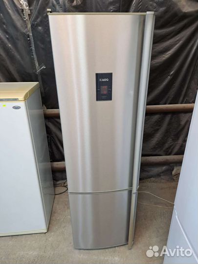 Холодильник AEG