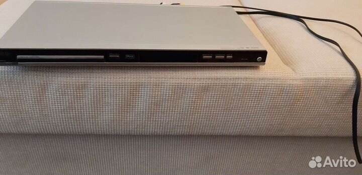 Видиомагнитофон philips