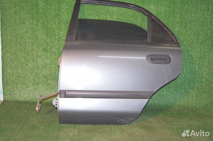 Дверь задняя левая Mitsubishi carisma