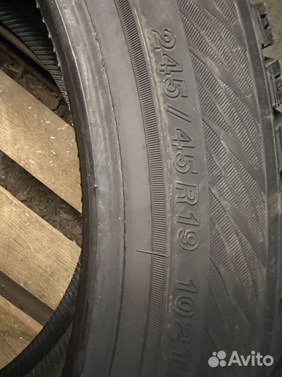Yokohama IceGuard Stud IG65 245/45 R19 102T