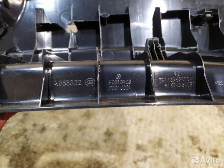 Обшивка крышки багажника A 169