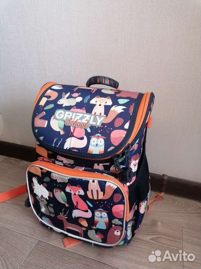 Рюкзак школьный для девочки гризли