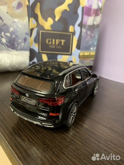 Машинка моделька bmw x5m
