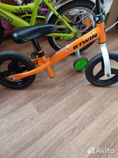 Беговел с ручным тормозом