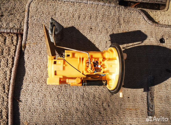 Бензонасос в сборе Mitsubishi Grandis 2400 (NA4W)