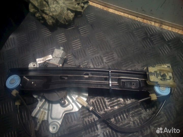 Стеклоподъемник передний левый Opel Insignia (A)