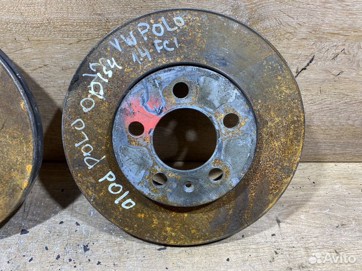Комплект передних тормозных дисков VW Polo 4 D154