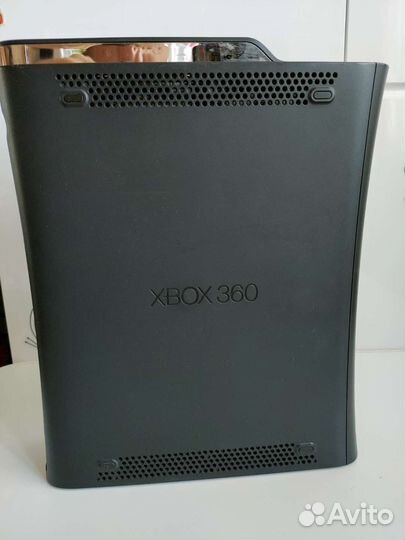 Игровая приставка Xbox 360