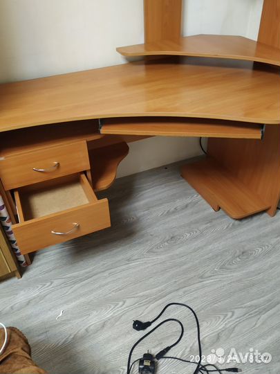 Компьютерный угловой стол бу