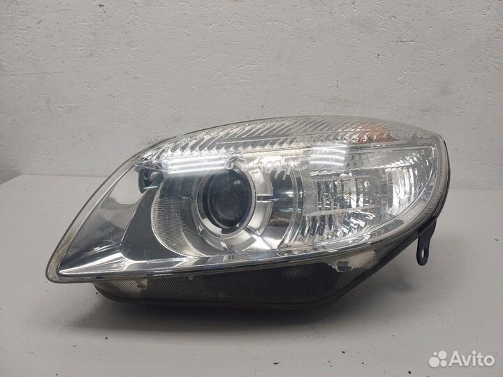 Фара (передняя) Skoda Fabia, 2010