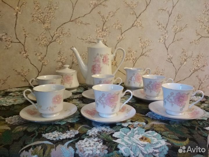 Чайно-кофейный сервиз. Нежно-розовые пионовые розы