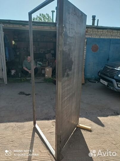 Дверь входная металлическая новая