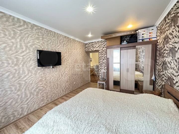 3-к. квартира, 100 м², 2/9 эт.