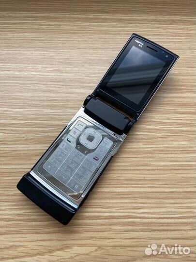 Nokia N76