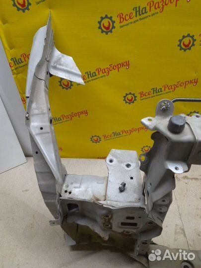 Рамка радиатора Honda Fit