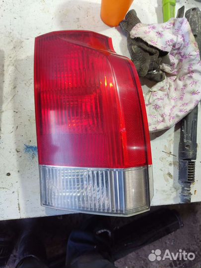 Фонарь задний правый Volvo xc70 sz