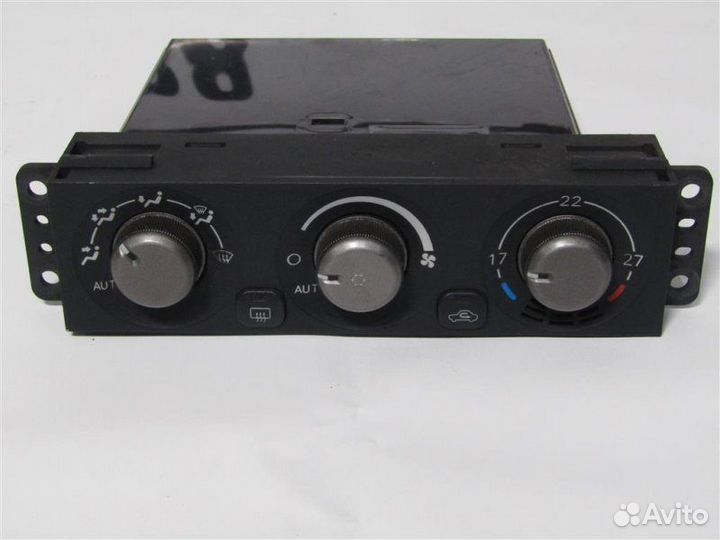 Блок управления климатом Mitsubishi Pajero 3 4M41