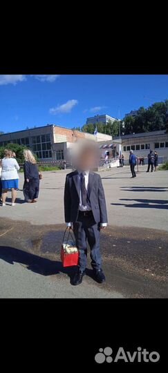 Школьный костюм 122р