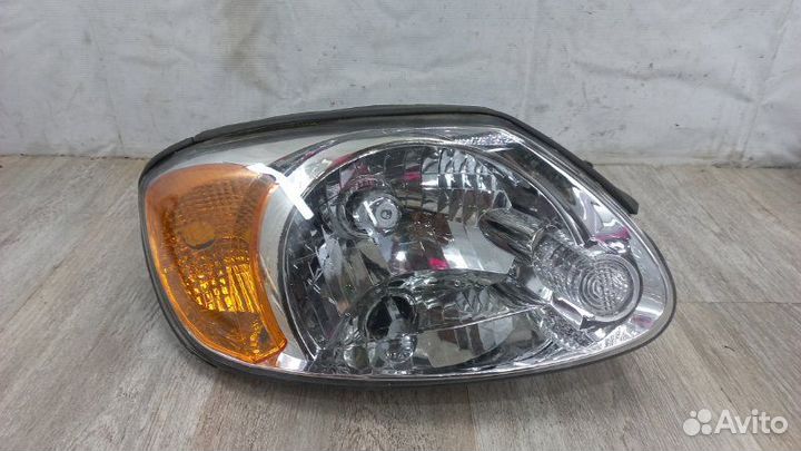 Фара передняя правая Hyundai Accent 3 2007