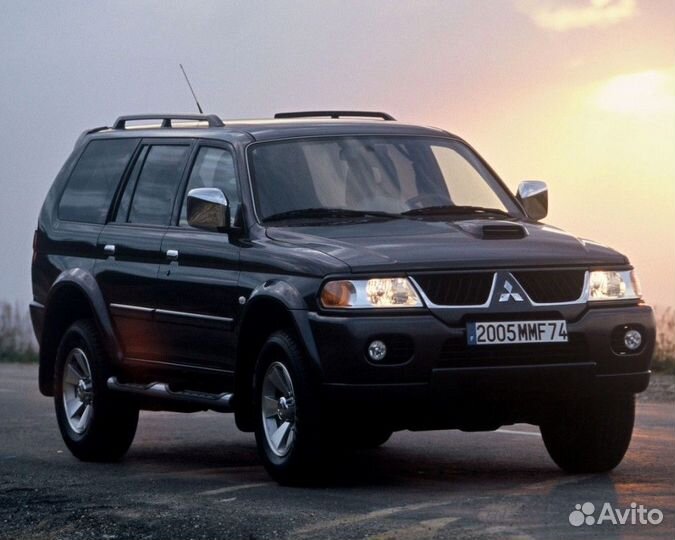 Новые стекла фар Mitsubishi Pajero