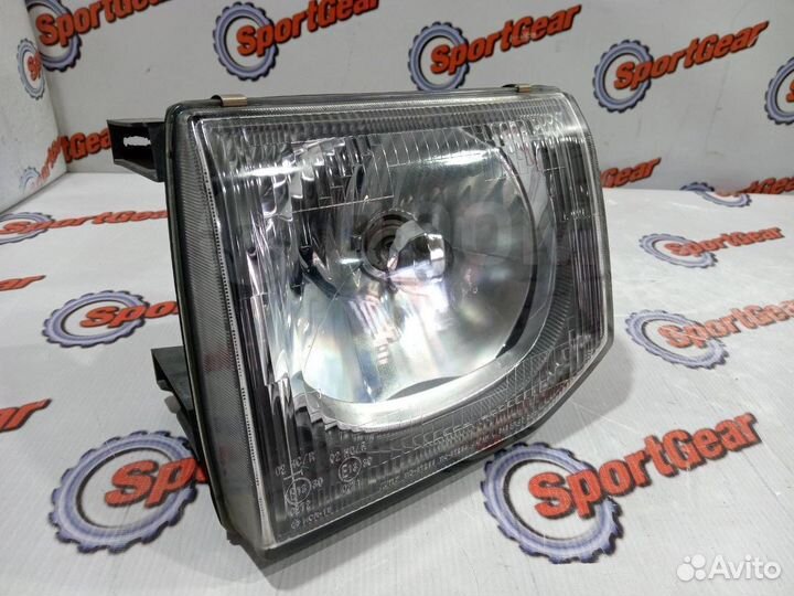 Фара левая Mitsubishi Pajero V25W 6G74 №214 1997