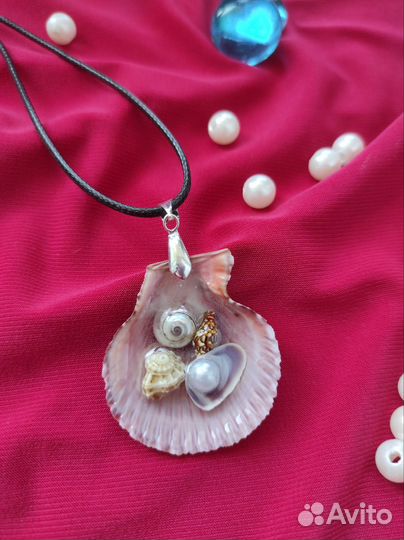 Кулон из ракушки