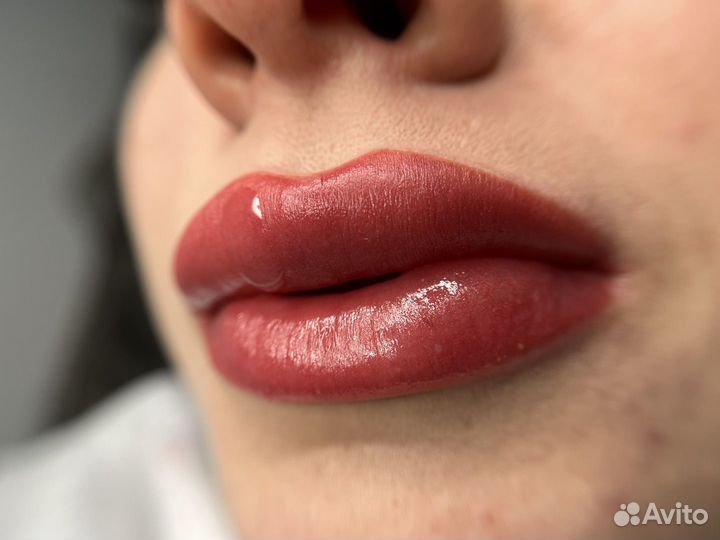 Перманентный макияж бровей и губ