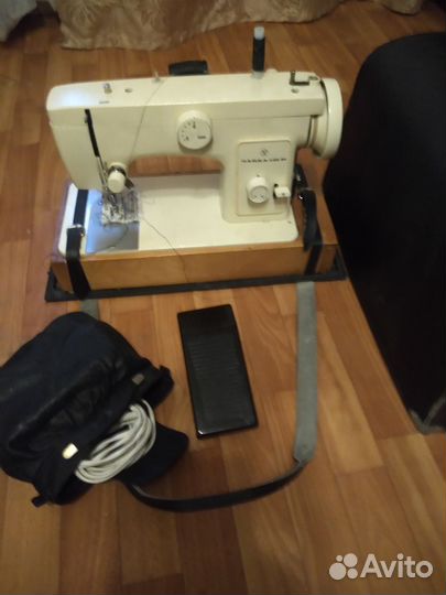 Швейная машинка чайка 132м