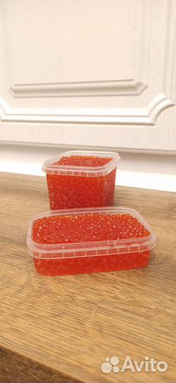 Свежая, настоящая, красная икра