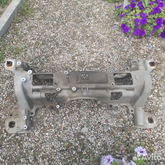 Подрамник передний Chrysler T. Country 3.3 2004 г