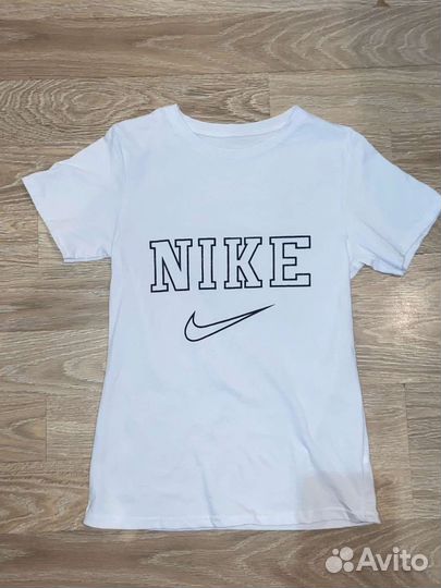 Футболка женская новая 40 42