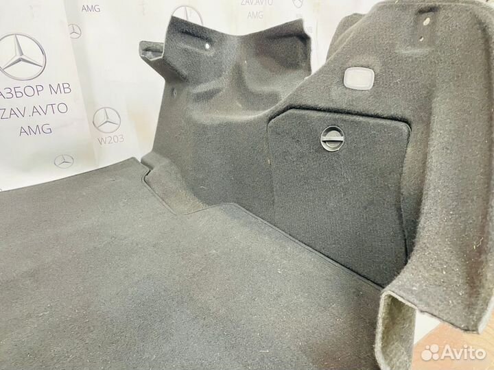 Обшивка багажника Mercedes W204
