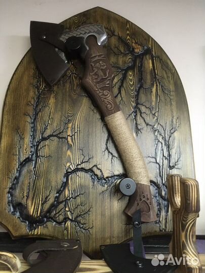 Топор с щитом