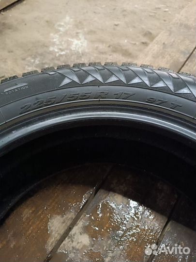 Pirelli Dragon 225/55 R17 27J